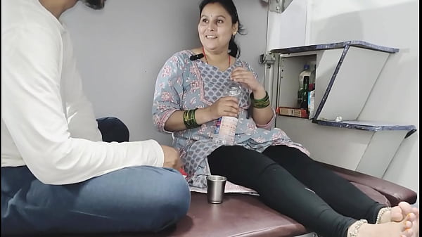 Step Mother in law Fuck in train kashmir to kanyakumari