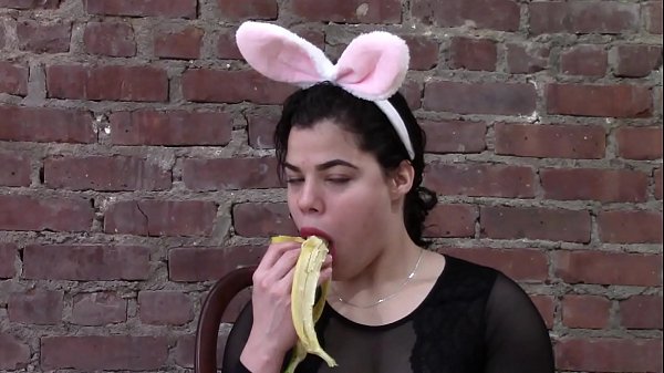 Hot Latina Makes Out With Her Banana  