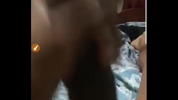 Moreno se masturba para mi