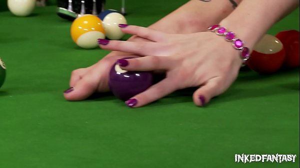 Inked Fantasy Comes True With Bombshell Isla Sucking Her Shoes