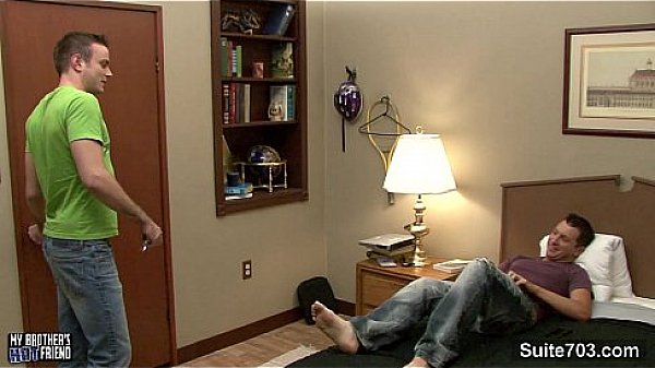 Horny gay gets fucked and jizzed