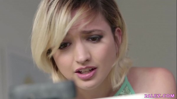 Beginner cam girl needs some help from a lesbian fairy