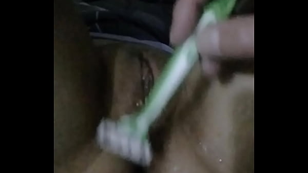 Novia grabada mientras la afeito y acaba