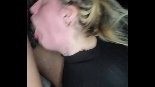 Me encanta chuparla y que me den ricos cachetasos  