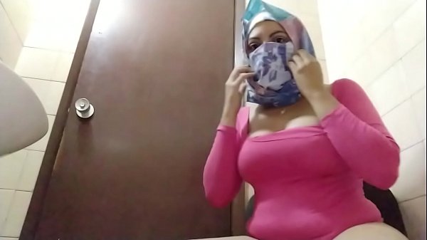 Sexy islam mom squirt 