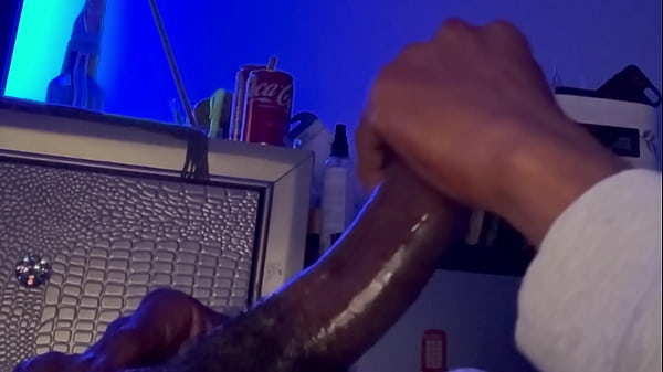 Stepdaughter Accidentally Walks In On Stepdad Jerking Off Things Get Hot Fast.