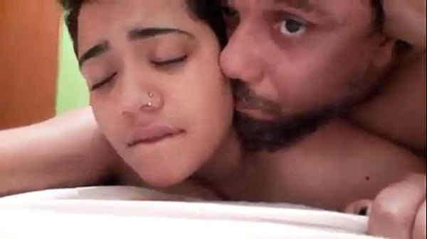 Duda gemendo de prazer  