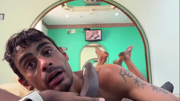 Super trailer - Coloquei o Morador de rua pra mamar pica