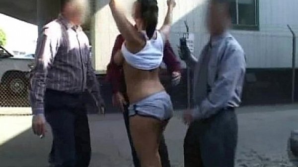 aip ricki white clip2 01 