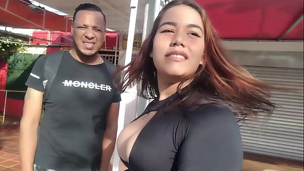 SALGO A BUSCAR A ALGUIEN PARA FOLLAR PORQUE ESTOY EN MI CASA SOLA Y MUY CACHONDA