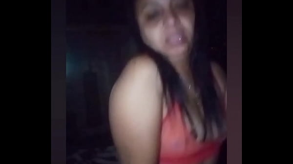 Mi suegrita le gusta mirar la camara mientra la penetr&oacute;