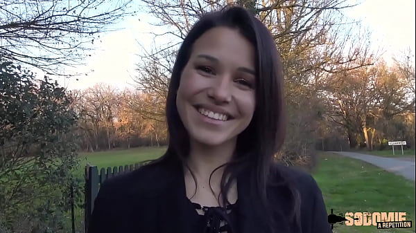 Je me fais bien d&eacute;foncer le cul dans la salle de bain