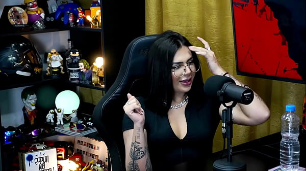 Ruan Mostrou o PAU para a Lary Cubas, ser&aacute; que ela gostou do Tamanho, &eacute; pequeno ou grande? - P&aacute;pum no Barraco - Ela Manda