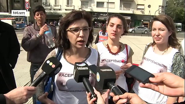 desnudas en la via publica