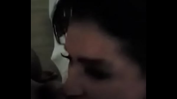 A atriz porn&ocirc; Monica Santhiago chupando minha rola