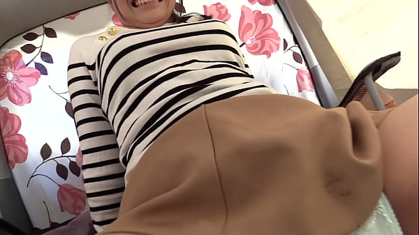 街行く素人にバイブぶっ刺しアへ声ださずに耐えきれるか？バイブを突っ込んで放置！偽チンポに理性は消し去られ、本物チンポが欲しくなる！ Part9  