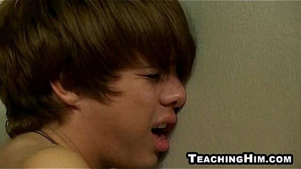 Horny twink Kyler Moss getting his asshole pounded