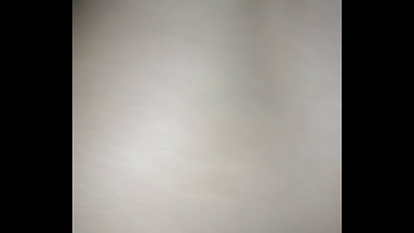 Le encanta que la coja... Lo disfruta.  