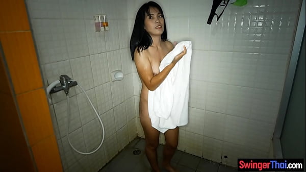 Thai mom back to working in a bar to make some money