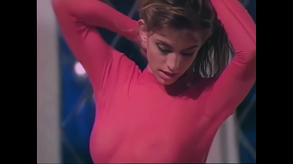 Nikki and Tiffany have an Epic Old-School Threesome