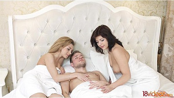 18videoz - This home sex party has it all 