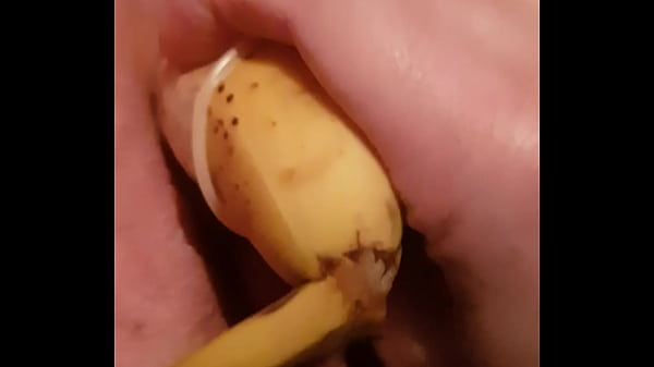 Chatte humide affam&eacute;e