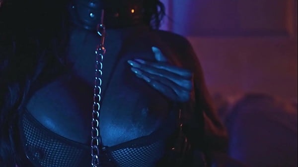 SANKTOR - THAI TATTOOED BUSTY MOM IS TEASING 