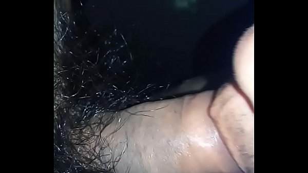 Nằm cho gay b&uacute; cặc