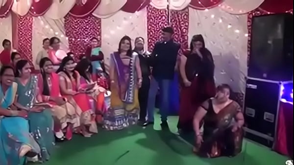 randi ki nautanki nach