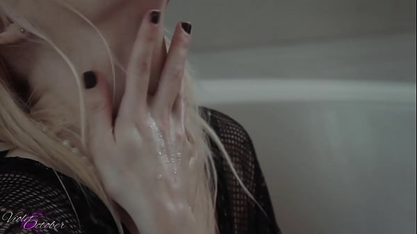 Goth Blonde Sensual And Erotic Tease vid