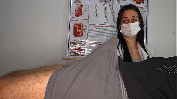 Paciente tem ere&ccedil;&atilde;o bem na cara da enfermeira