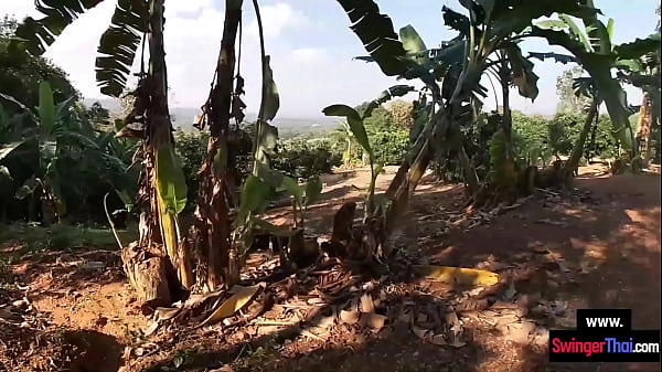 Asian teen GF sucked off her boyfriend once they got back to the hotel  