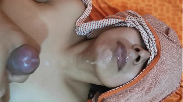 Se deja grabar tragando leche con tal que no la deje  