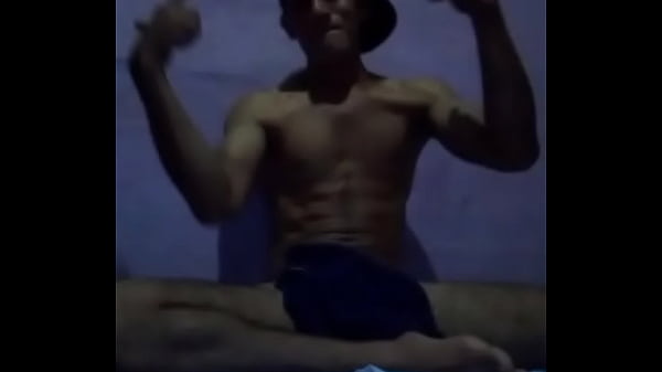 De nuevo yo activo gente bella. Este putito les env&iacute;a besitos, no sean malos besarme y follenme es lo que pido  