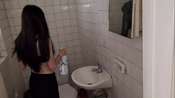 Fucking the employee of the service, the bathroom and sneaky.