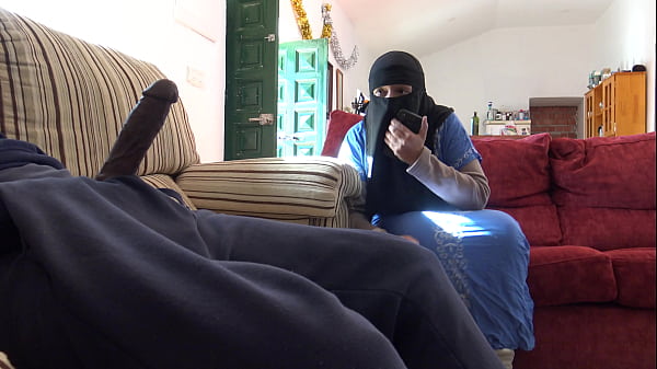 A Muslim milf COULD NOT RESIST when she sees his massive big black dick 