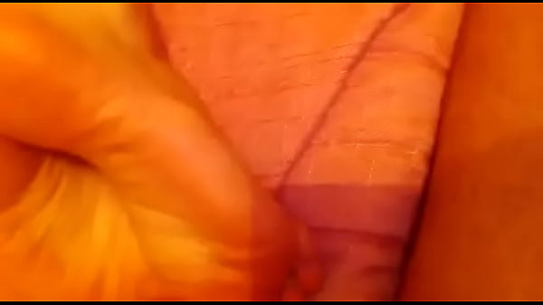 Gozando nas solas da namorada