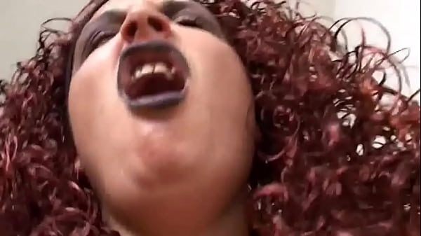 Ha preso il suo cazzo, ma lui &egrave; impazzito e l'ha scopata