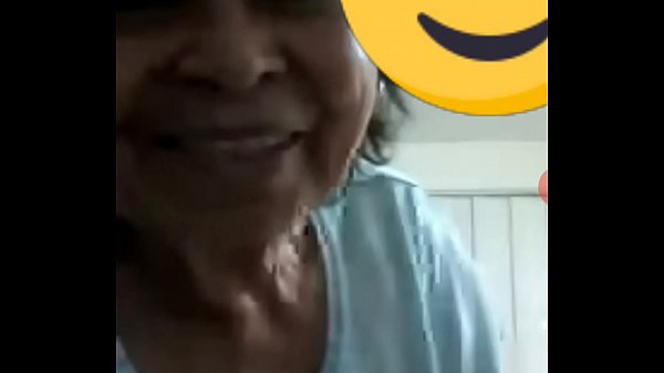 Mi abuelita en videollamada