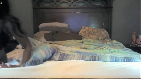 Ebony teen cums on 12inch