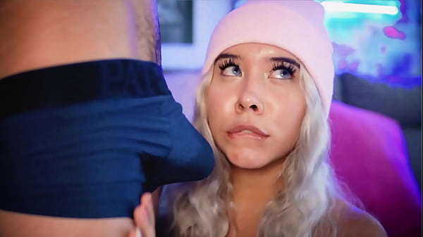 Sexy Colombian with an angelic face needs to suck a good cock every day