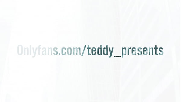 /teddy presents pussy play