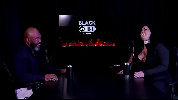 Sente tes&atilde;o por saber que est&atilde;o batendo punheta pra ela, come&ccedil;ou por pirra&ccedil;a, fez fotos nua, e seu lado vendedora... - Pri Melancia (WATCH ON: SHEER/RED)