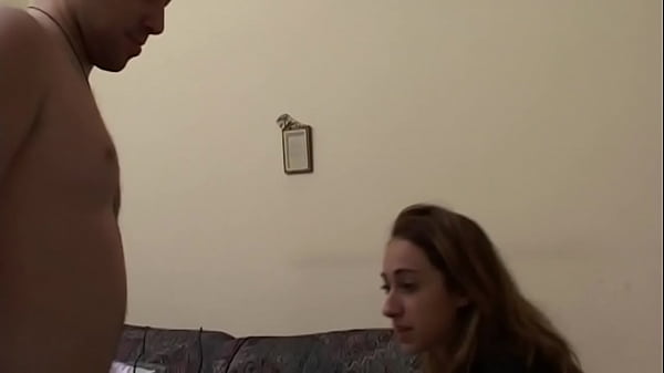 La vera amatrice italiana Veronica ha intervistato uno sconosciuto prima di scoparlo  