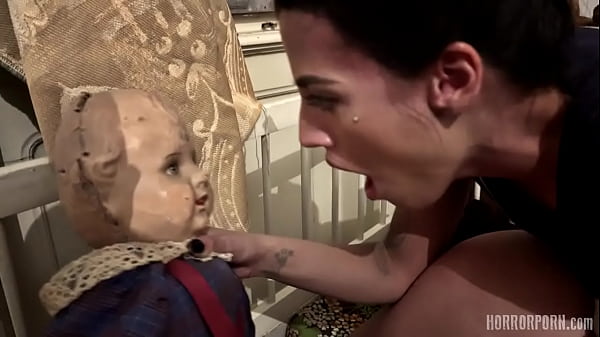 HORRORPORN - Twins from the scary house on the hill