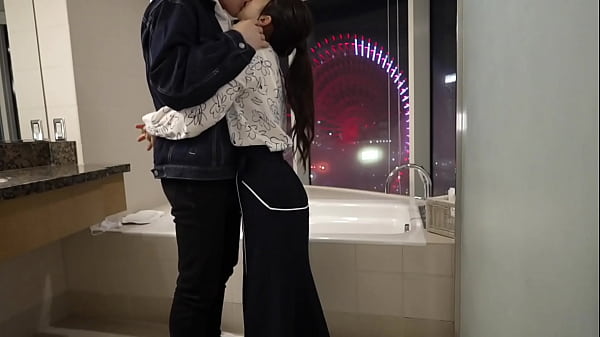 part1 ギャップがエグい清楚系盛り娘【まい/20歳/専門生】美容系の専門学校に通う見た目清楚でポニーテールが可愛い『まい』ちゃんと夜に待ち合わせ。 合流して早々「お泊り？」と聞いてきてまいちゃんは既にセックスする気満々。中出し&顔射で今回もしっかりマーキングさせて頂きました 