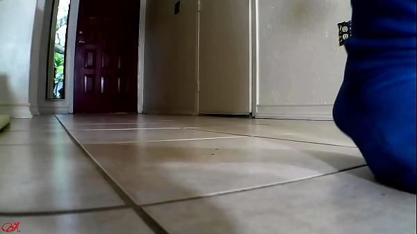 Cindy Lou Gives The Grinch A Handjob : A Sneak Peek  