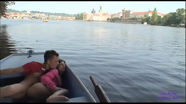 Exhibitionists have sex in the pub and on the streets of the city