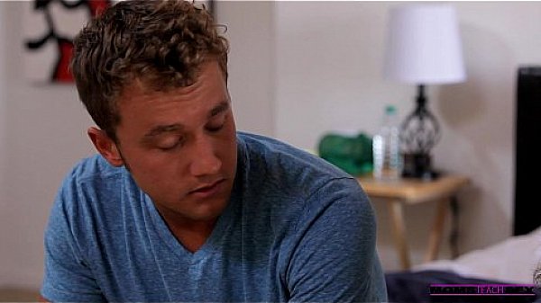 Van is having trouble fitting his big dick inside his tiny  girlfriend Halle