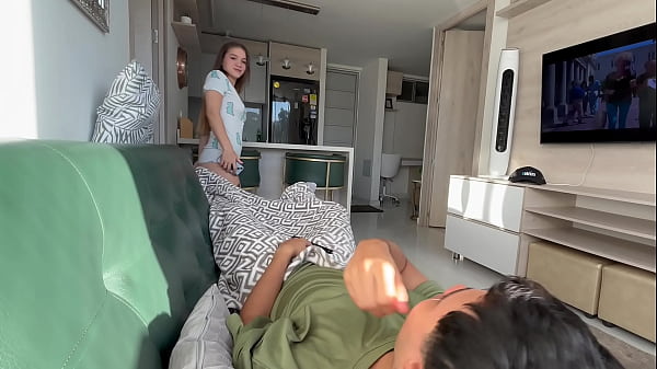 JOVEN HIJASTRA TRAVIESA me seduce cuando estamos solos